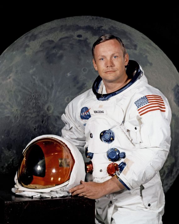 Neil Armstrong 570x713