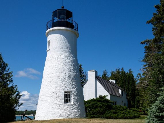Old Presque Isle Lighthouse 570x428