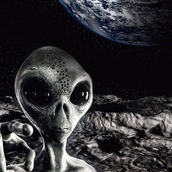 Alien Artifacts May Be On the Moon, According to New ET Life Formula
