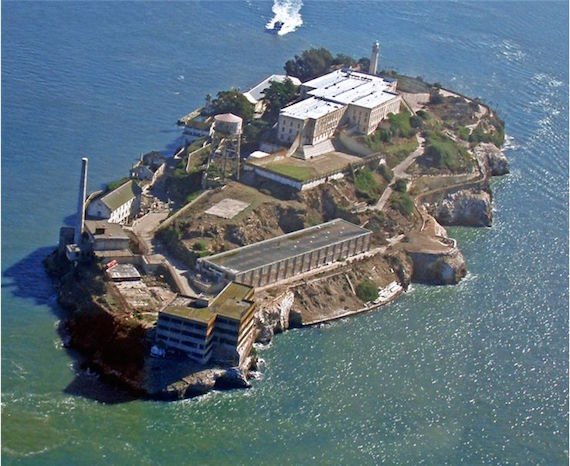 picture of alcatraz prison island