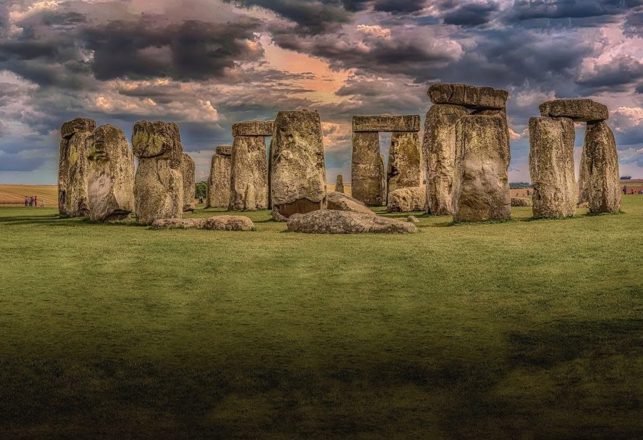 Stonehenge: UFOs, Secret Aircraft and High Strangeness