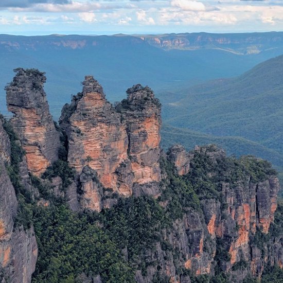 The Ghost in Black and Other Spooks of the Blue Mountains