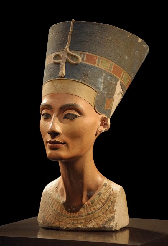 Queen Nefertiti 570x835