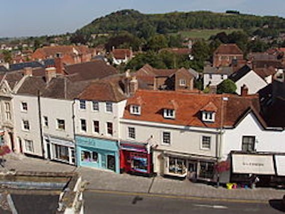 250px Shops in High Street Warminster   geograph org  uk   239519