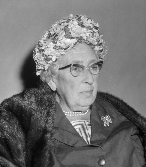 Agatha Christie2 570x651
