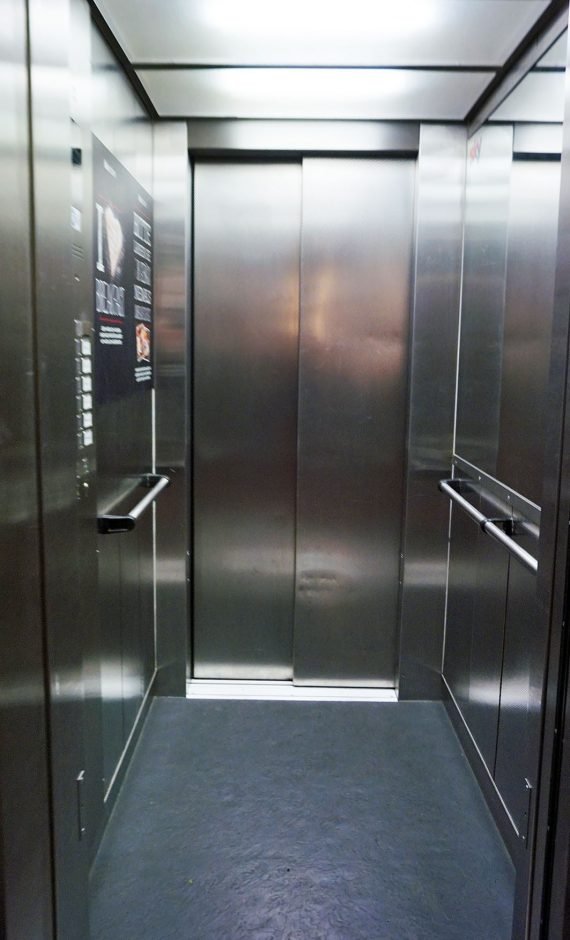 Elevator 570x940