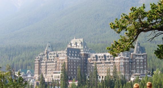 Fairmont Banff Springs Hotel 570x308