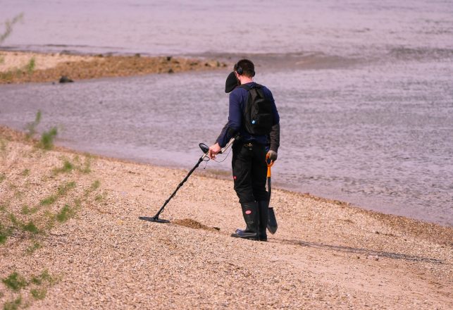 Metal Detectorist Unearths “Nationally Significant” Bronze Age Artifacts