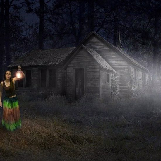 This Ghost Hunter Helps Sell Haunted Houses
