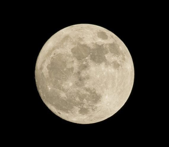Moon 570x495