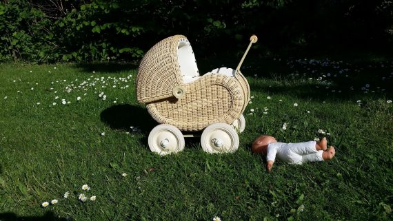 Doll Carriage 570x321