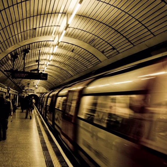 The Mysterious Underground Train Crash at London’s Moorgate Station