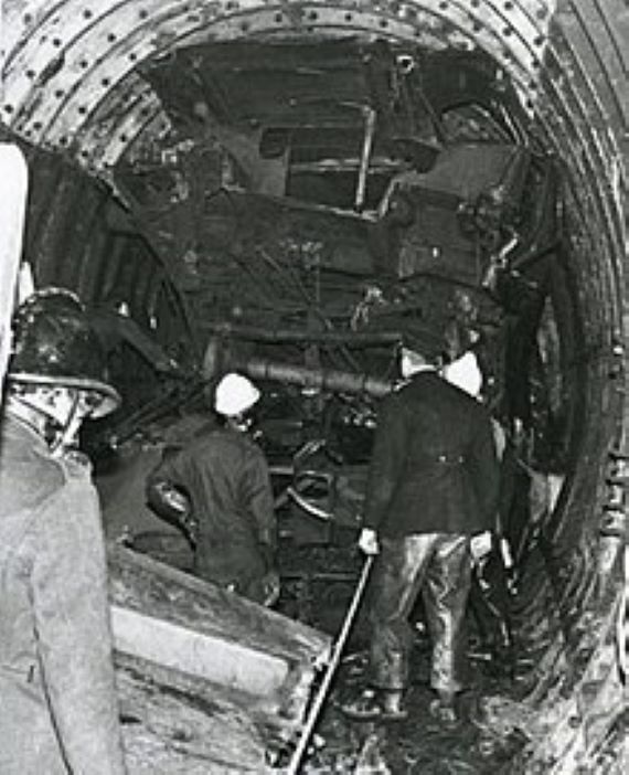 220px Moorgate train crash   first carriage in the tunnel