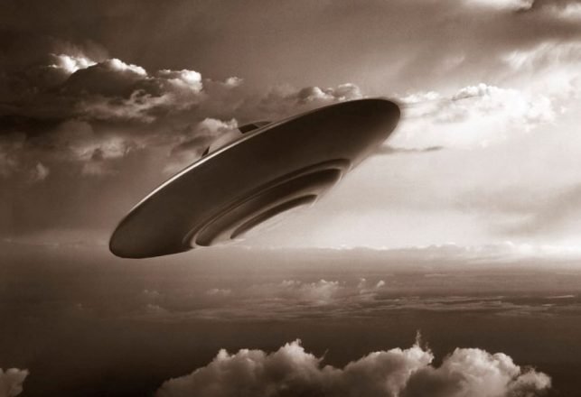 The UFO Phenomenon: Mysterious and Elusive Photographs Said to be Held by Government Agencies