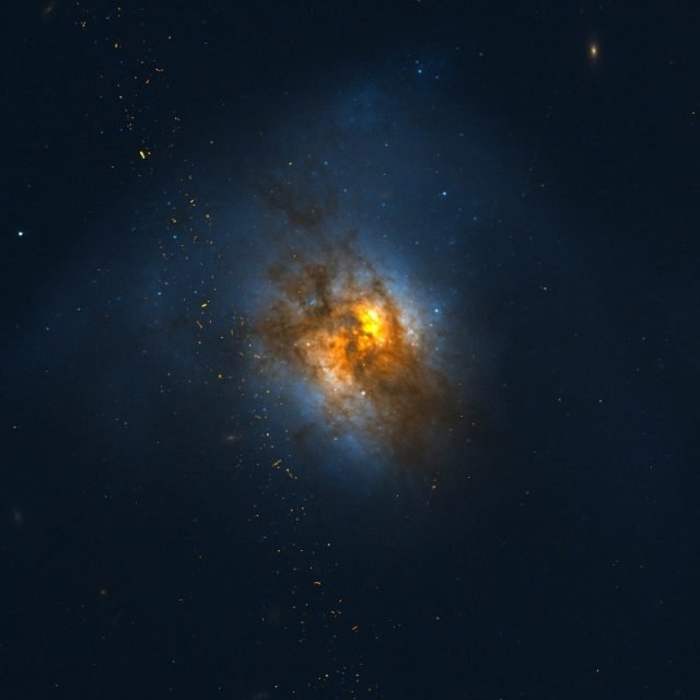 Arp 220 from ALMA and Hubble 640x640