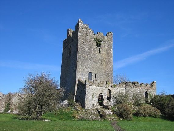 Clonony Castle 570x428
