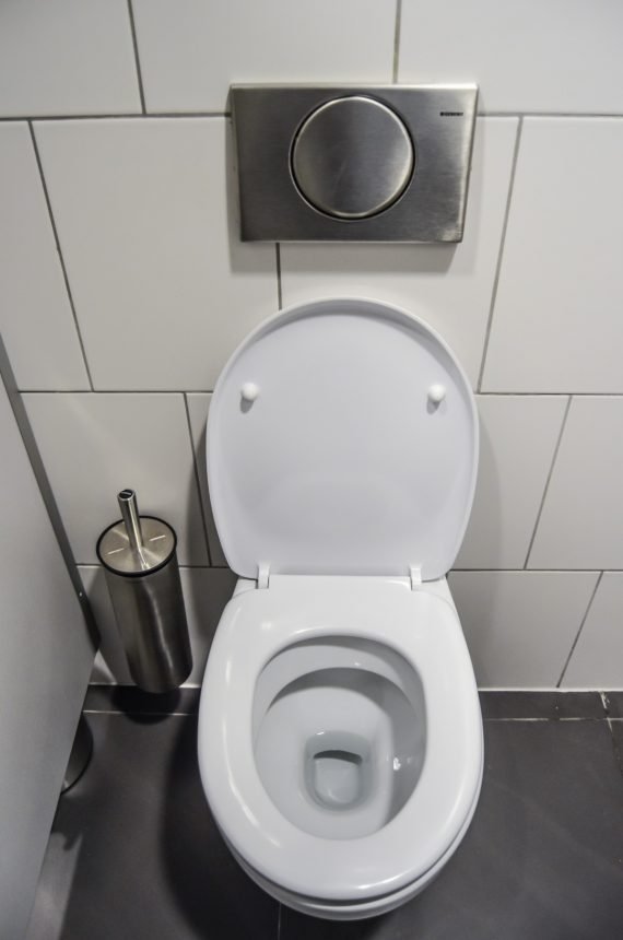 wc toilet purely public toilet bathroom 989176 570x860