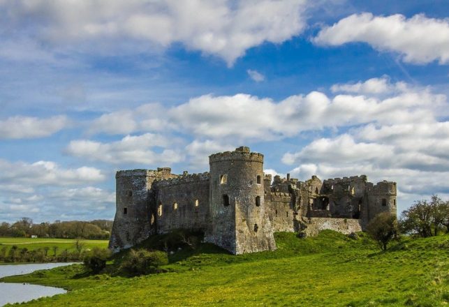 Calling All Celebrities to Wales to Summon UFOs and ETs