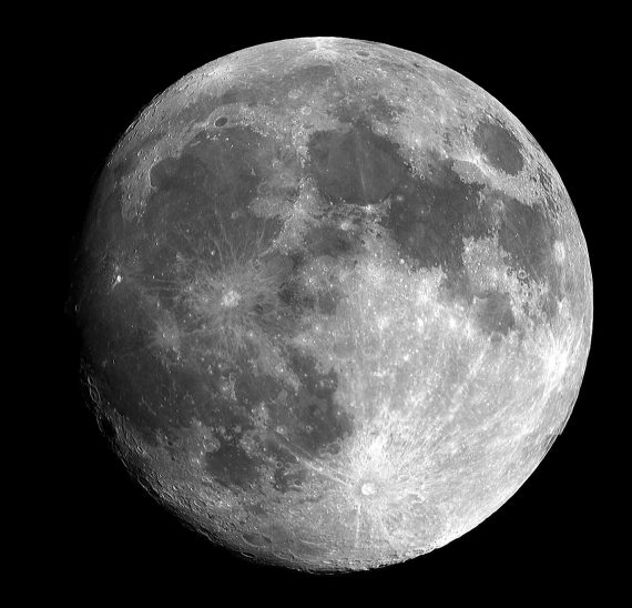 Moon 570x548