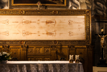 New X-Ray Technique May Have Proven Shroud of Turin is 2,000 Years Old 