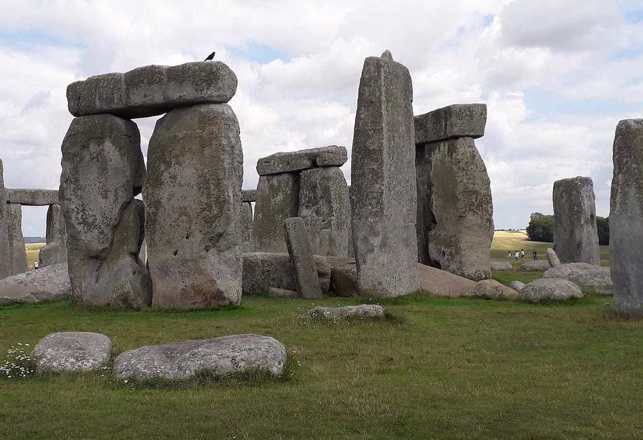 Huge Prehistoric Hunting Pits Found Near Stonehenge 