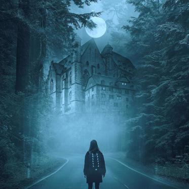 Best Places to Buy a Real Haunted House in the U.S. and What to Look For