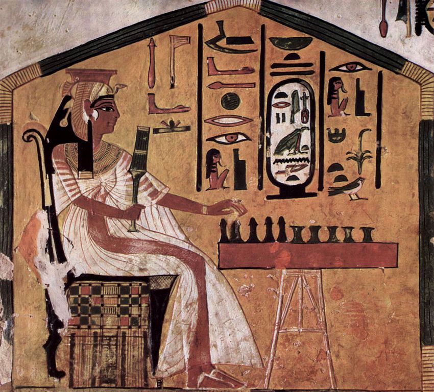 Гробница неизвестной королевы и сотни мумий найдены рядом с гробницей Тутанхамона