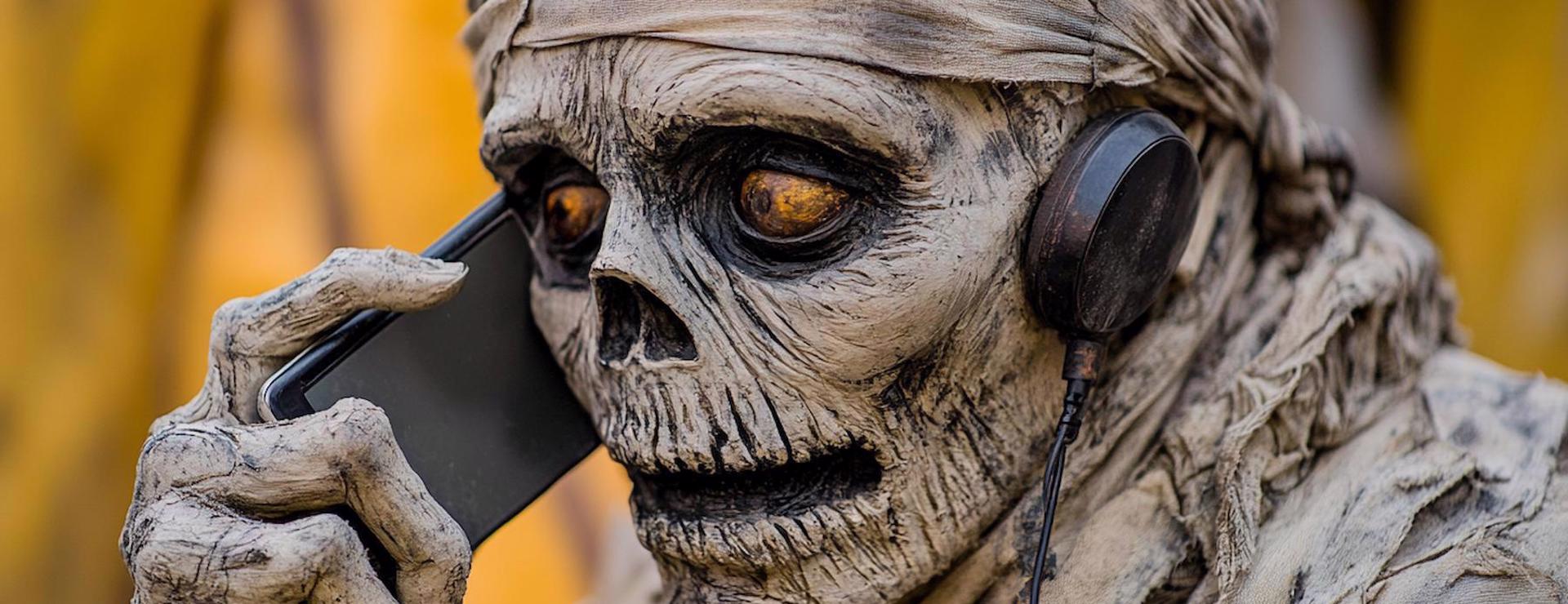 Three-Fingered Mummies with Phones, New Pentagon UFO Book, Shroud of Turin Dated, Another Zodiac Killer Suspect and More Mysterious News Briefly